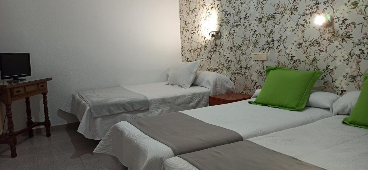 Rincon Extremeno Hotel Plasencia Exterior photo