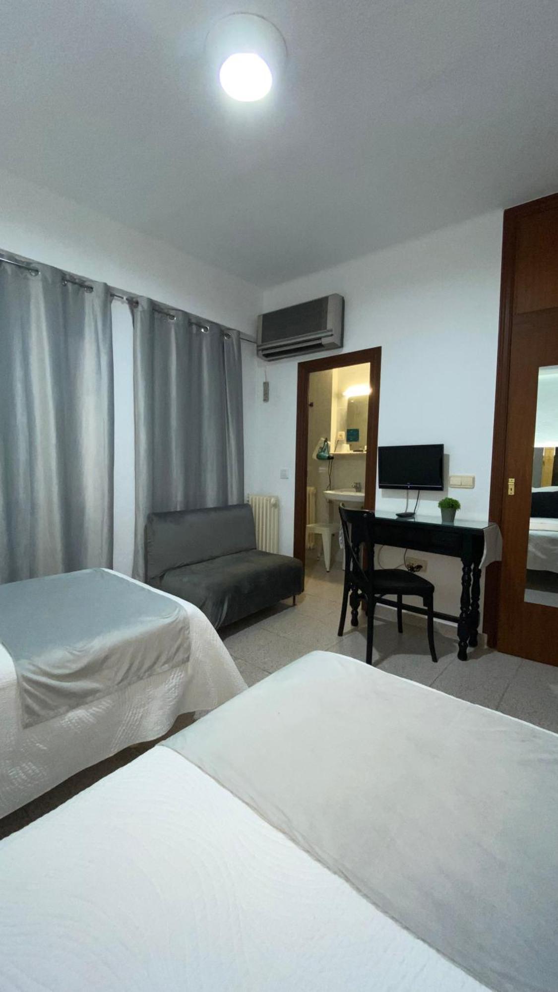 Rincon Extremeno Hotel Plasencia Exterior photo