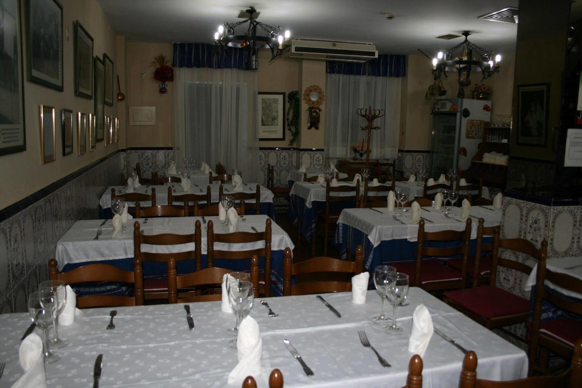 Rincon Extremeno Hotel Plasencia Exterior photo